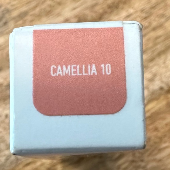 KVD Beauty XO Lip Gloss CAMELLIA 10 - Picture 2 of 9